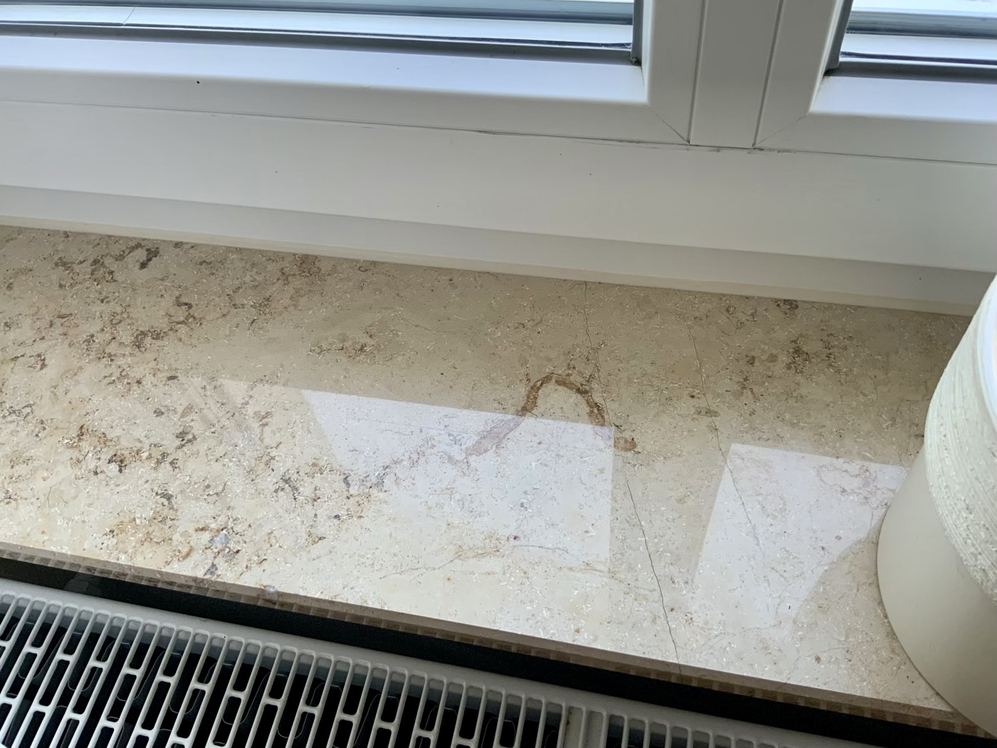 risse-in-fensterbaenken-normal-590786-2.jpeg