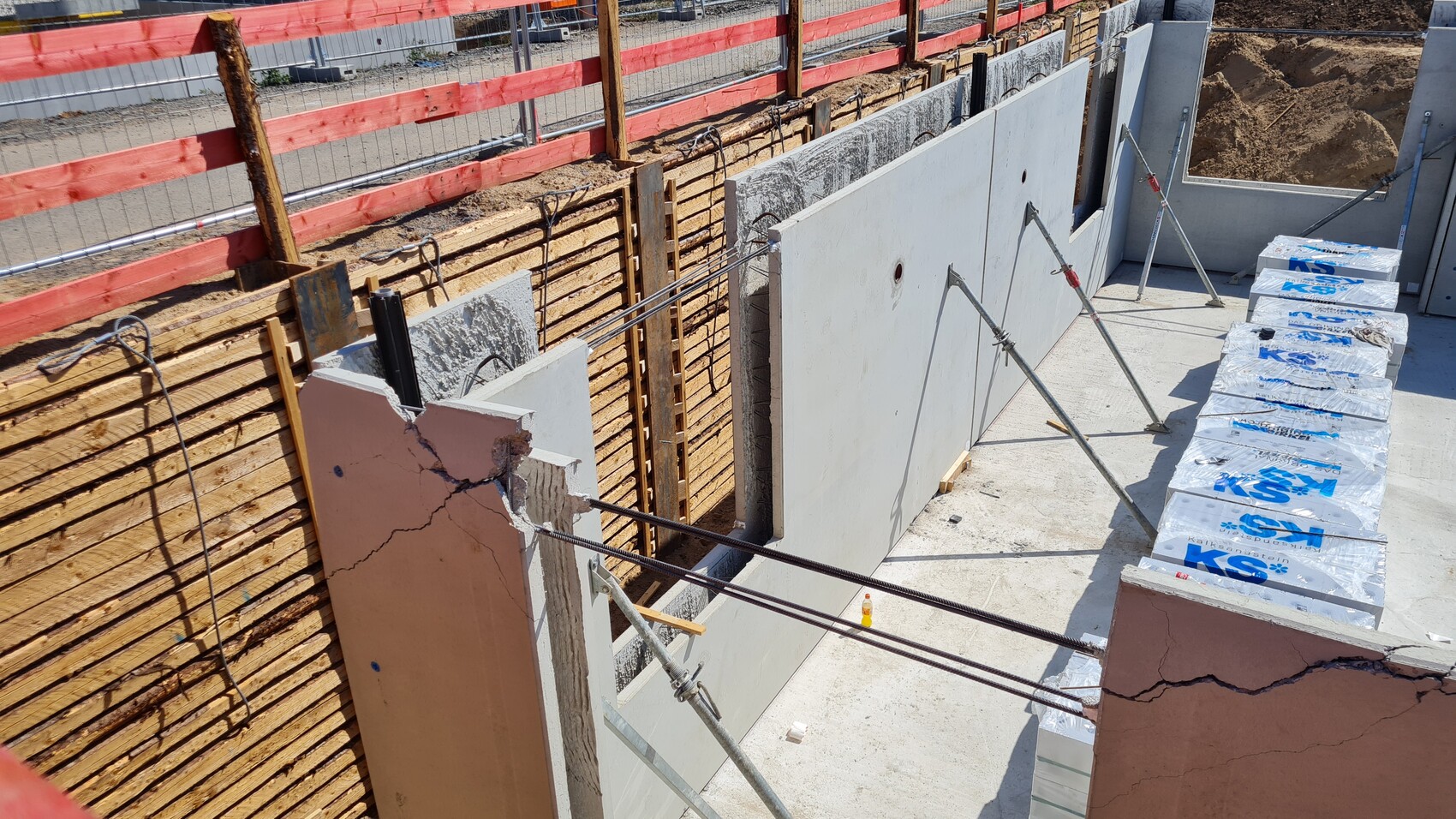 rohbau-fundament-betonwand-schalung.jpg