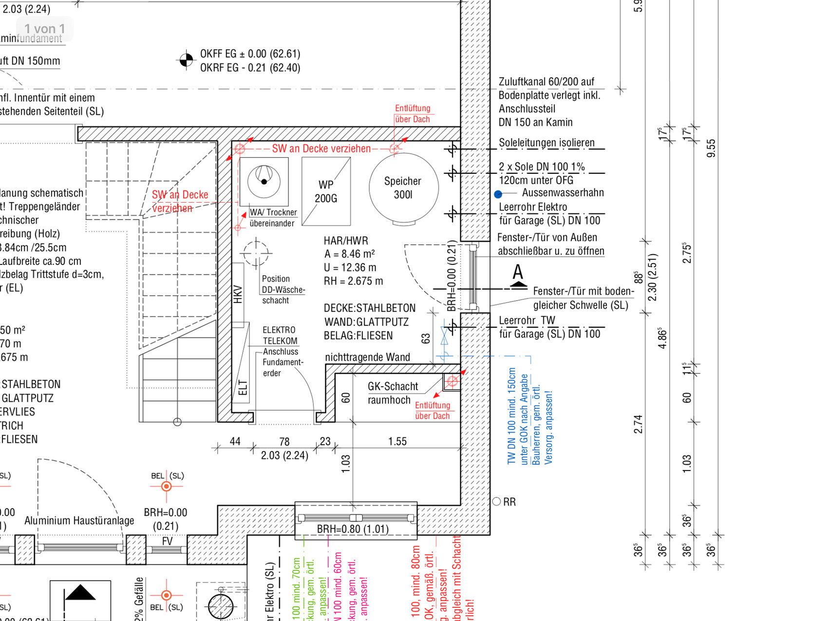 Grundriss eines Technikraums mit WP, Speicher 300 l, HAR/HWR, Entlüftung über Dach, Fenster/Tür.