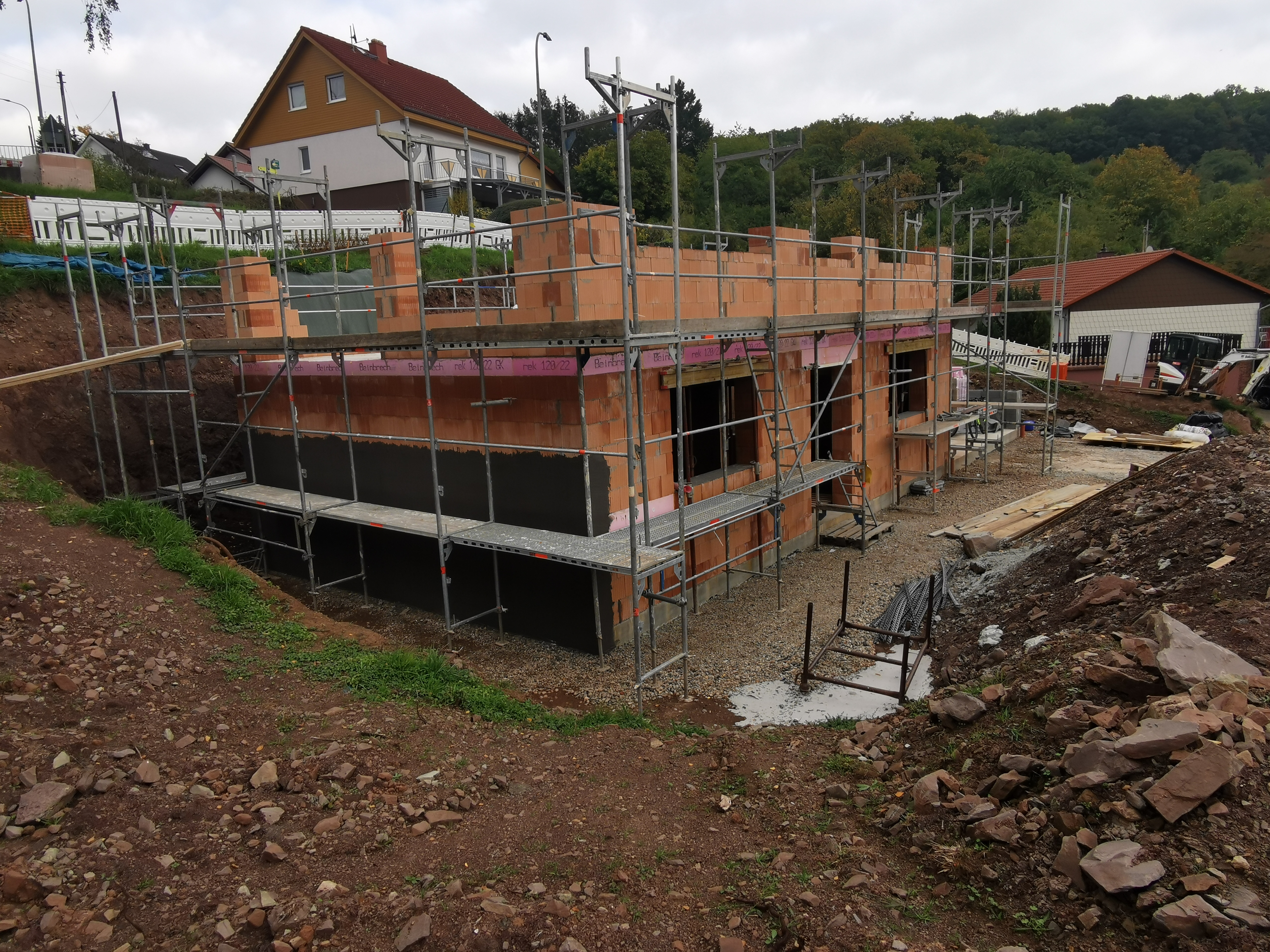 rohbau-und-fundament-hausbaustelle-schalung.jpg