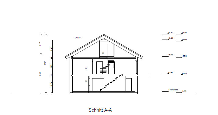 Schnitt A-A durch ein zweigeschossiges Haus mit Dach, Etagen und Treppen