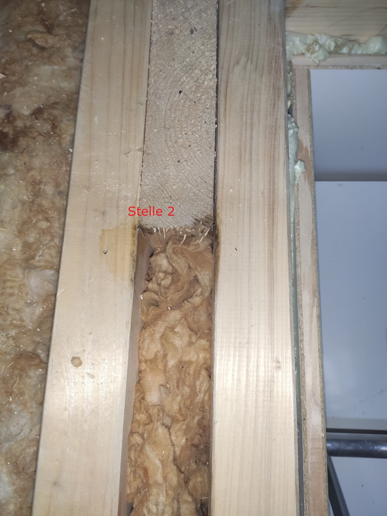 rohbau-wandkonstruktion-mit-daemmung-im-bau.jpg