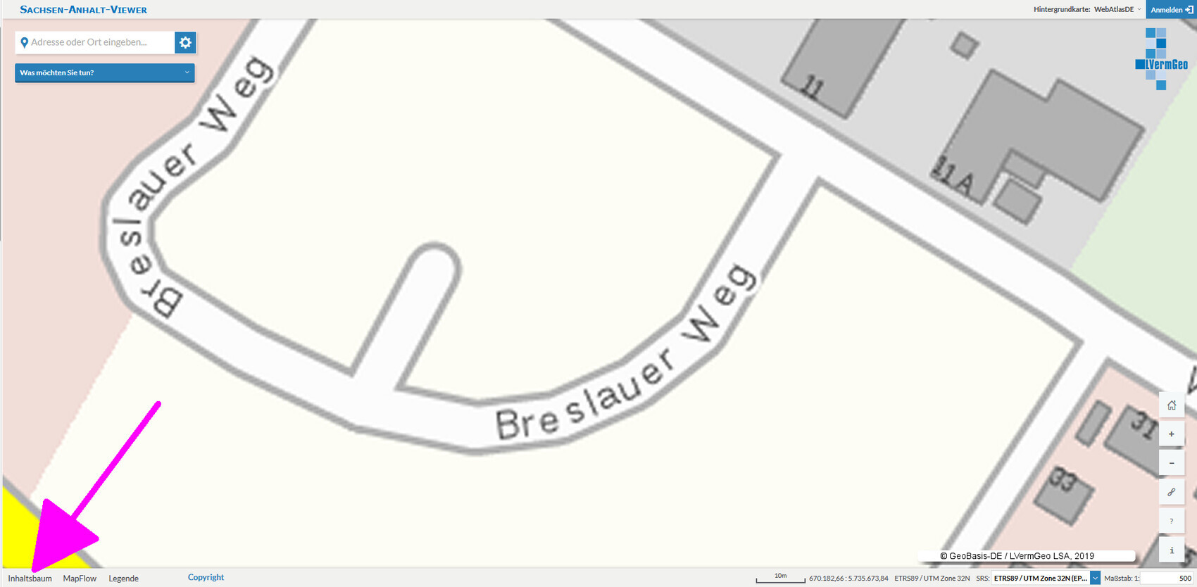 Kartenansicht mit Breslauer Weg; umliegende Flächen, pinker Pfeil unten links markiert.