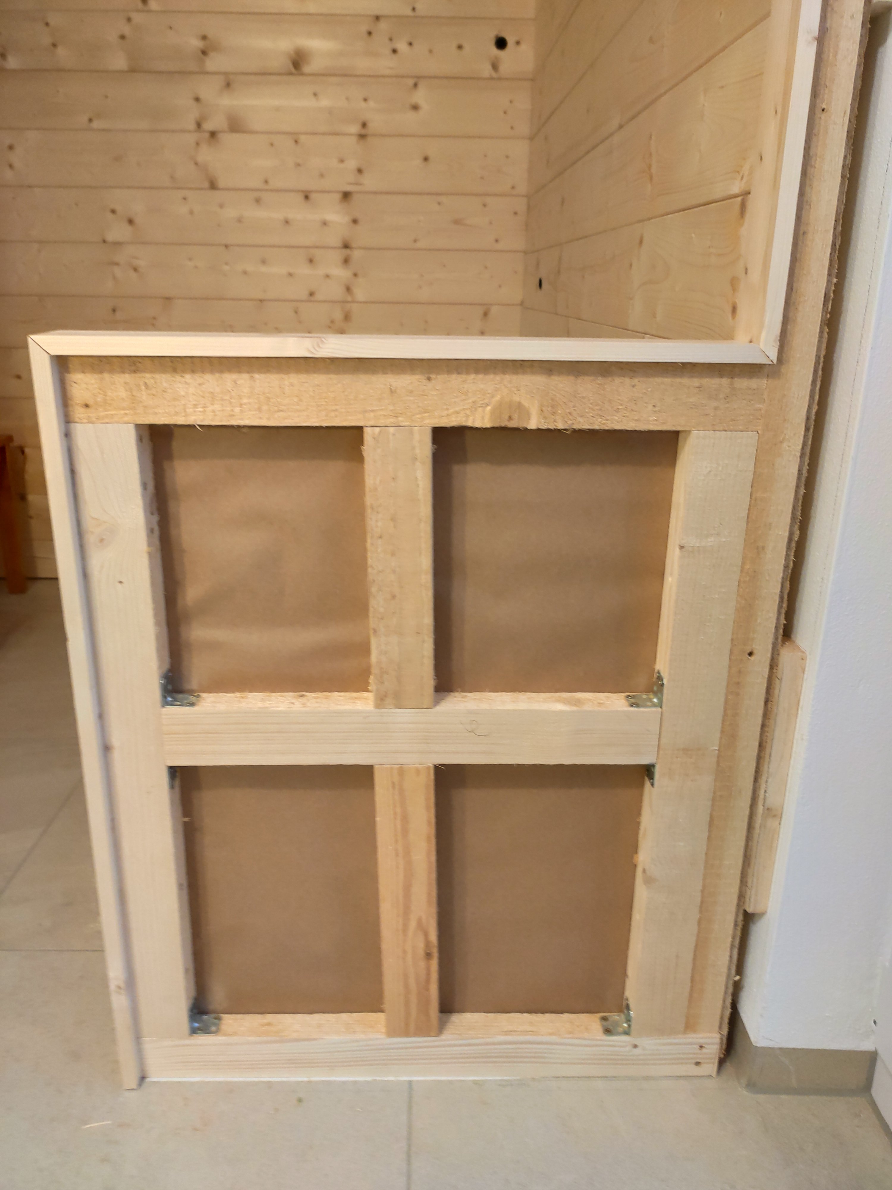 sauna-selbst-bauen-mit-dachschraege-anregungenhinweiseplanungen-461641-5.jpg