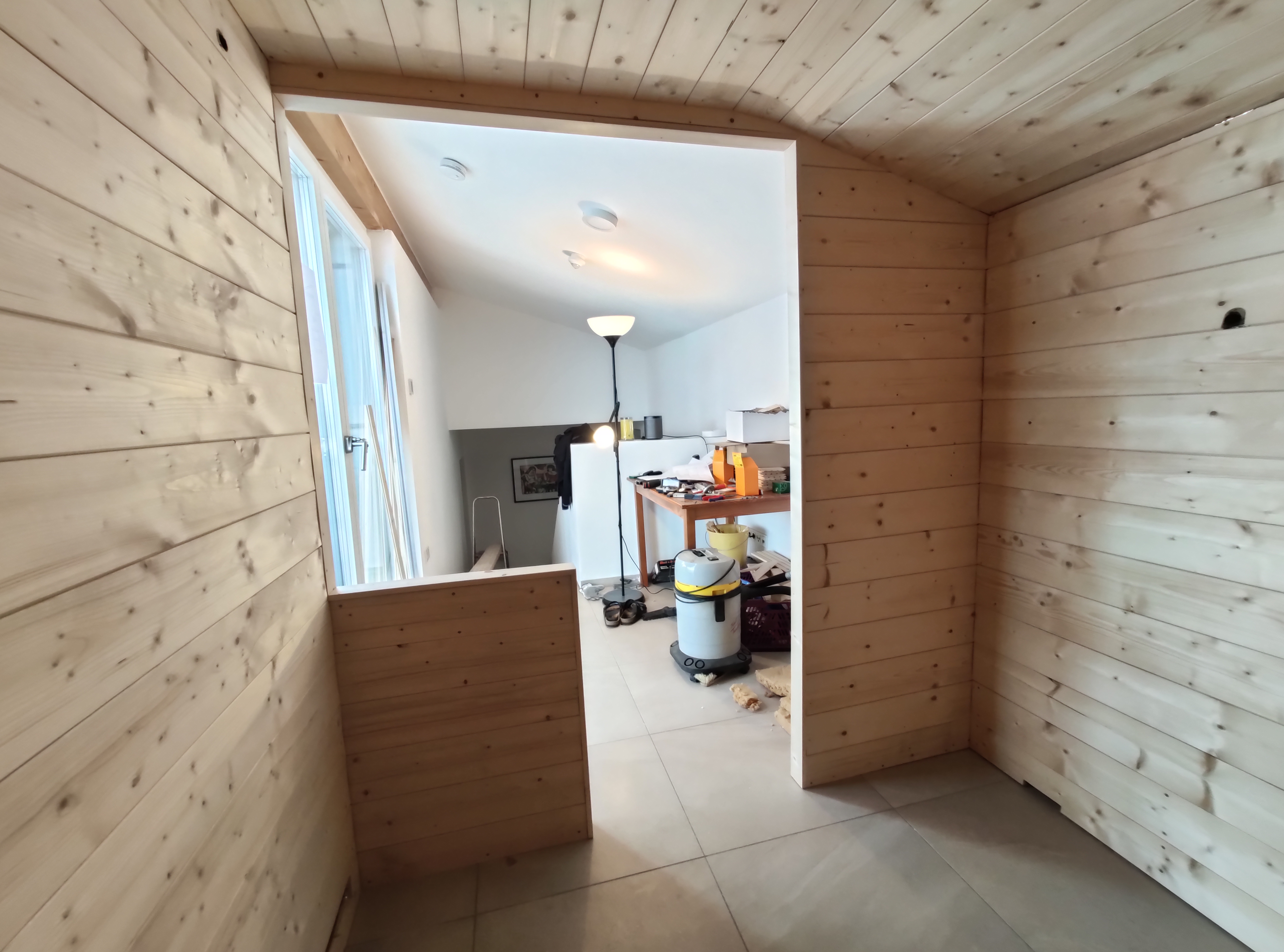 sauna-selbst-bauen-mit-dachschraege-anregungenhinweiseplanungen-462163-2.jpg