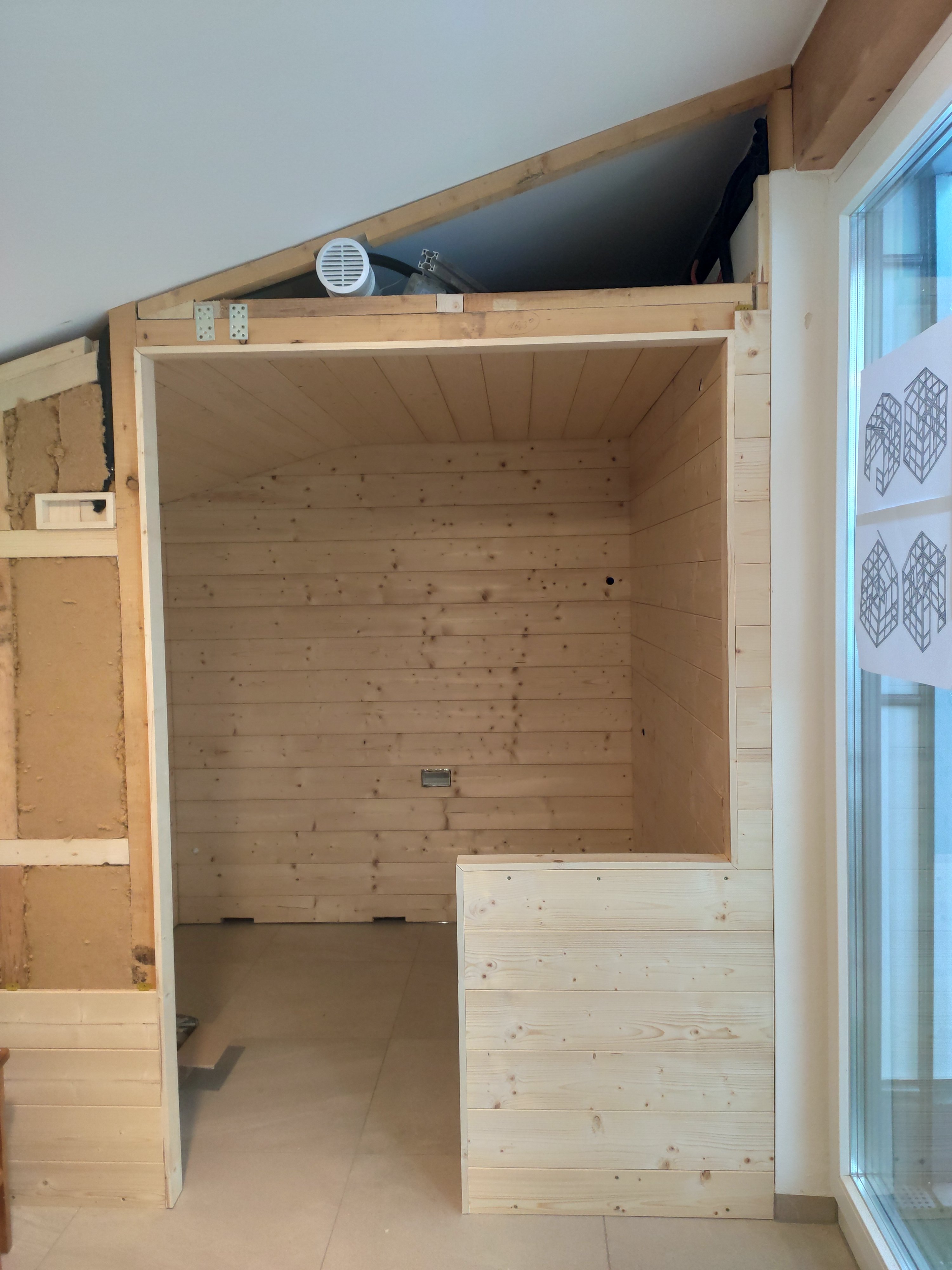 sauna-selbst-bauen-mit-dachschraege-anregungenhinweiseplanungen-462259-1.jpg