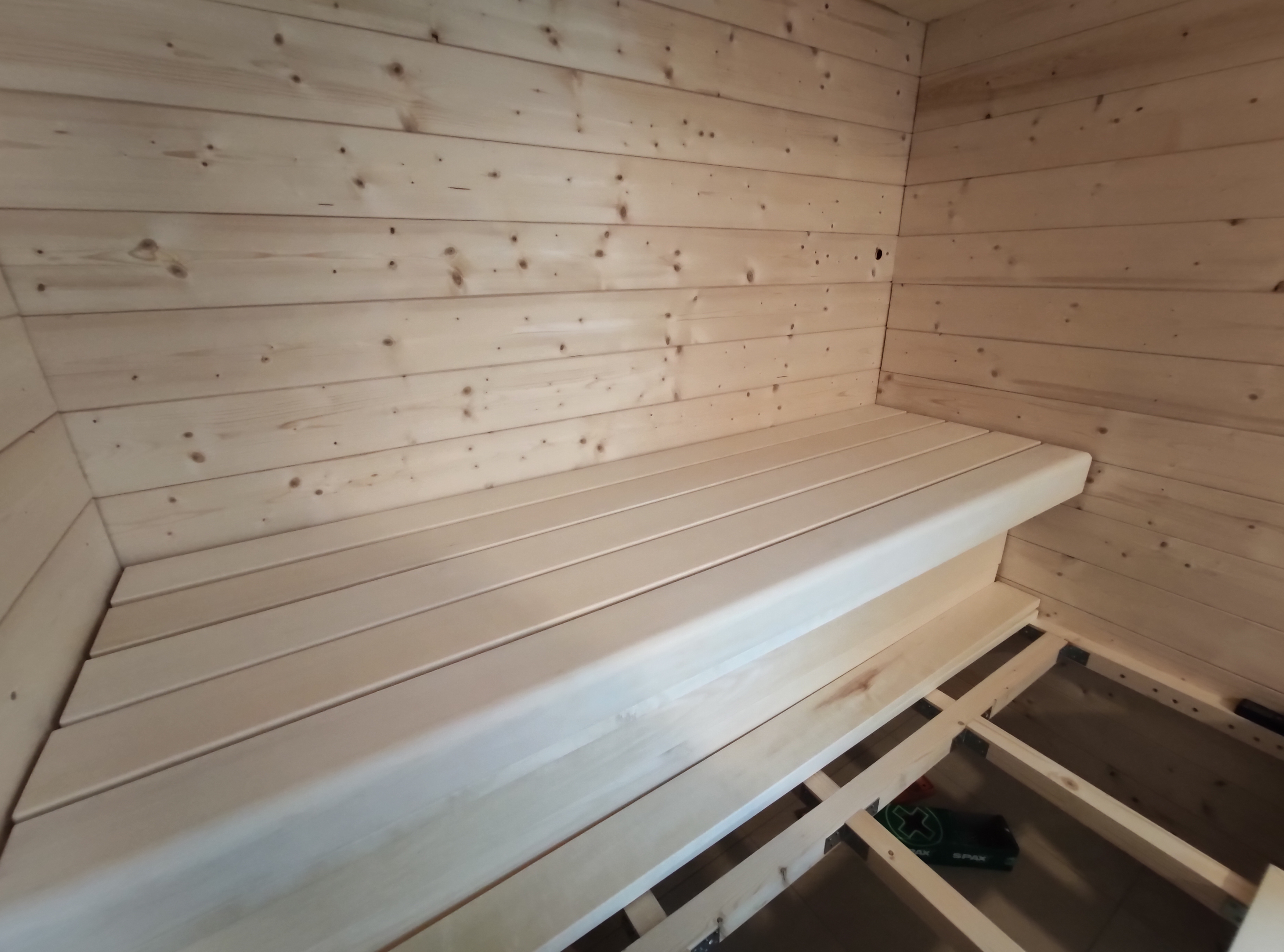 sauna-selbst-bauen-mit-dachschraege-anregungenhinweiseplanungen-469499-2.jpg