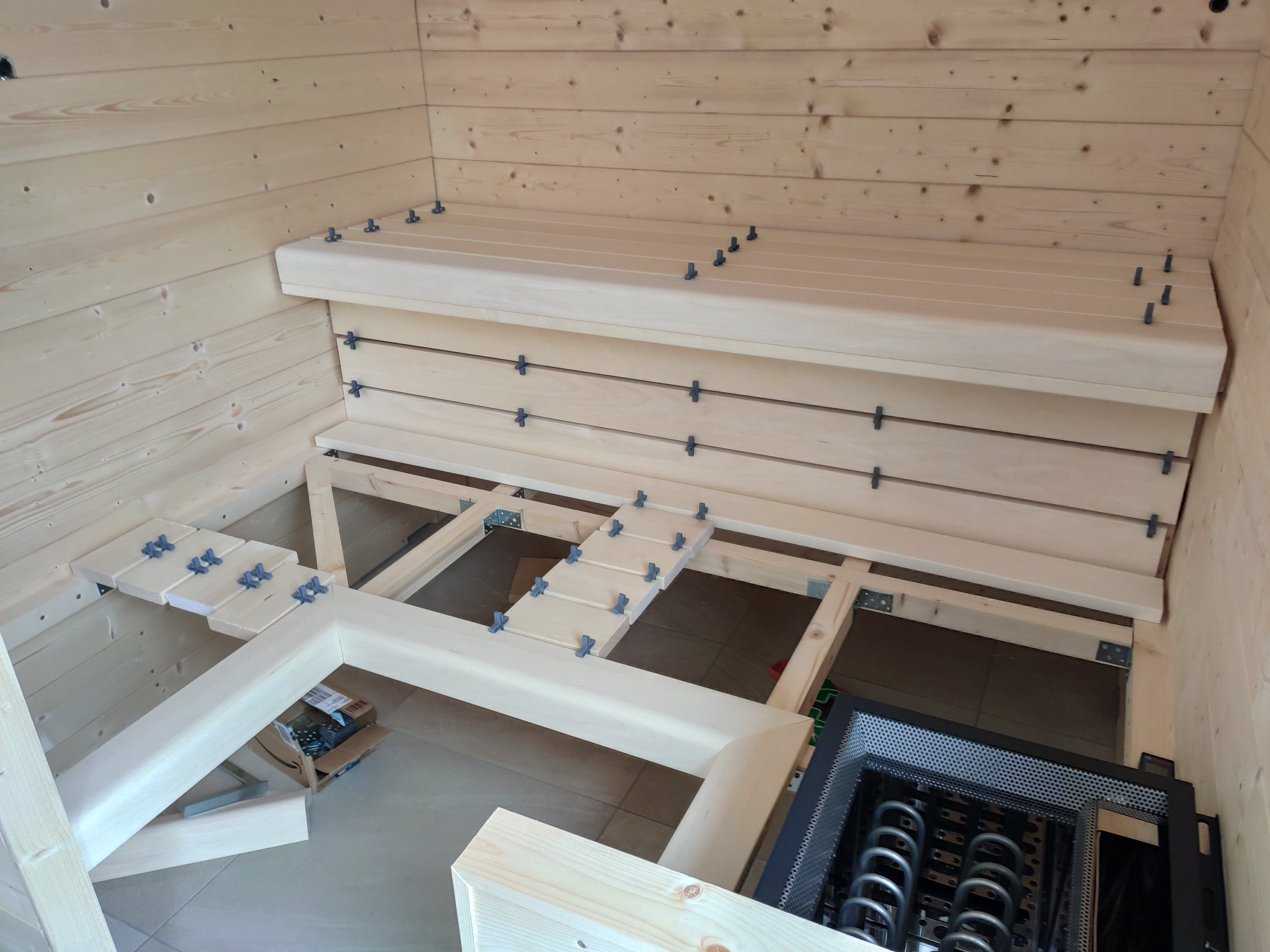 sauna-selbst-bauen-mit-dachschraege-anregungenhinweiseplanungen-470113-1.jpg