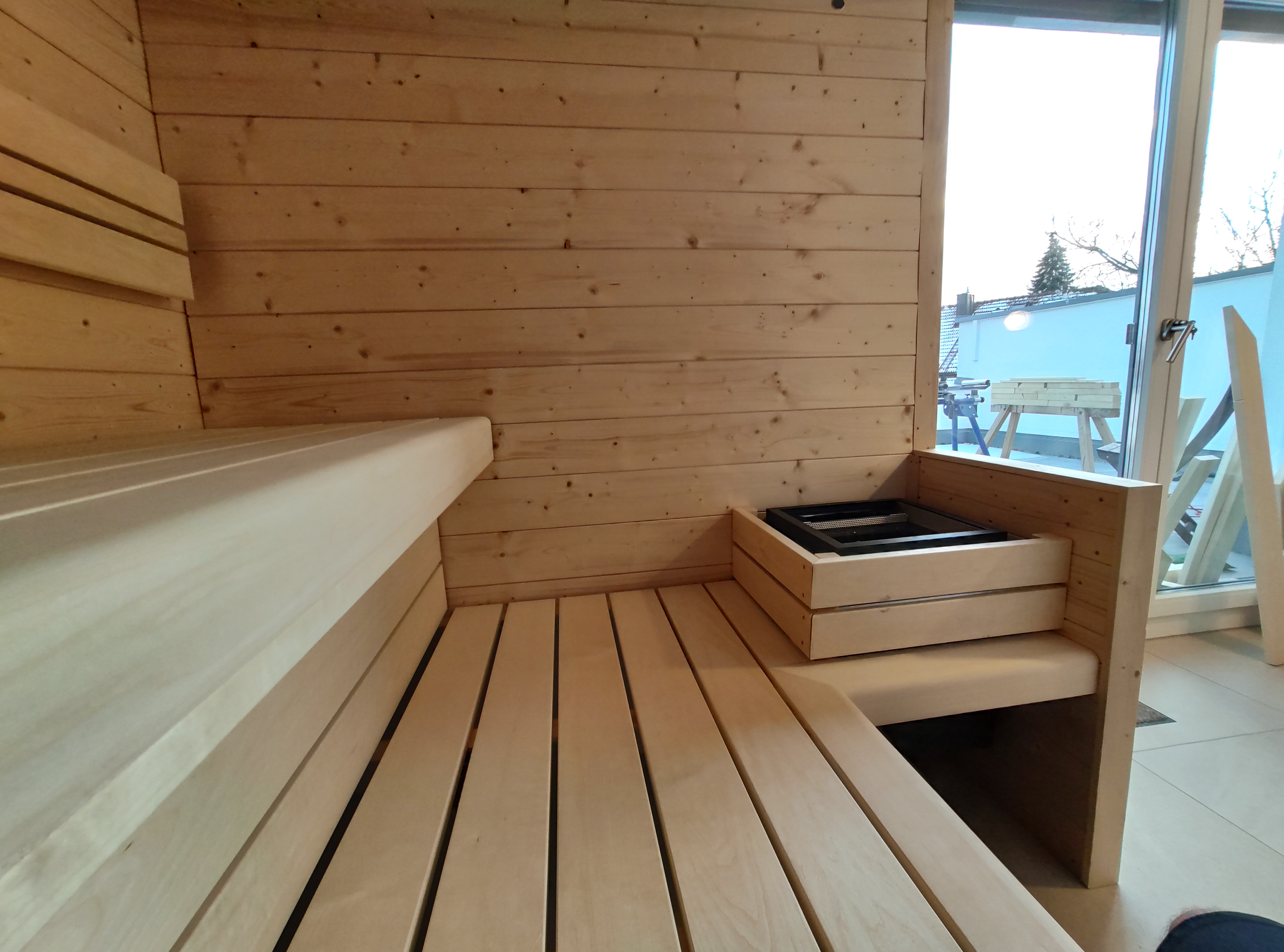 sauna-selbst-bauen-mit-dachschraege-anregungenhinweiseplanungen-471896-2.jpg
