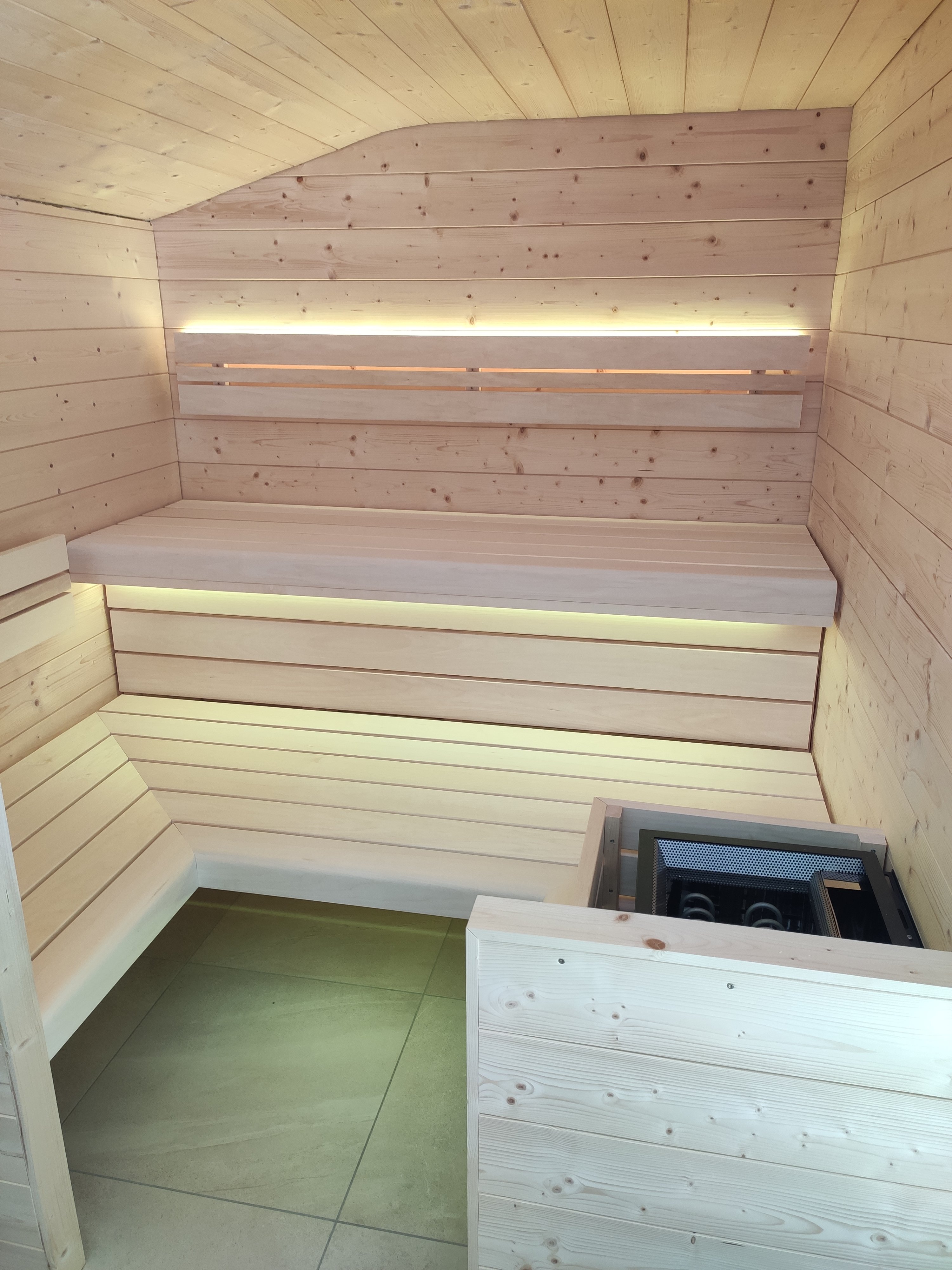 sauna-selbst-bauen-mit-dachschraege-anregungenhinweiseplanungen-473327-2.jpg