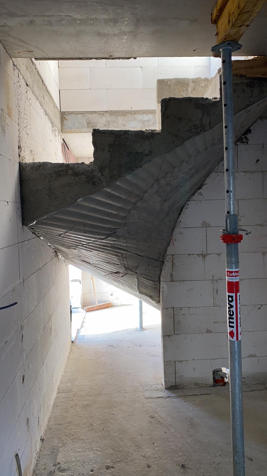 schalldaemmung-trockenbau-sonderfall-treppe-491263-1.jpg