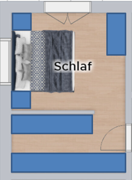 Grundriss eines Schlafzimmers mit Bett, Text Schlaf, Holzboden, Tür rechts, blaue Möbel.