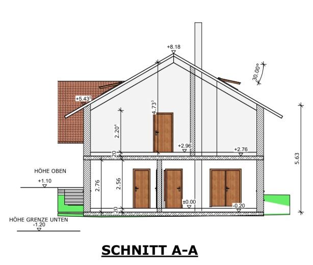 Schnitt A-A zeigt Hausquerschnitt mit Türen, Treppen und Dachkonstruktion