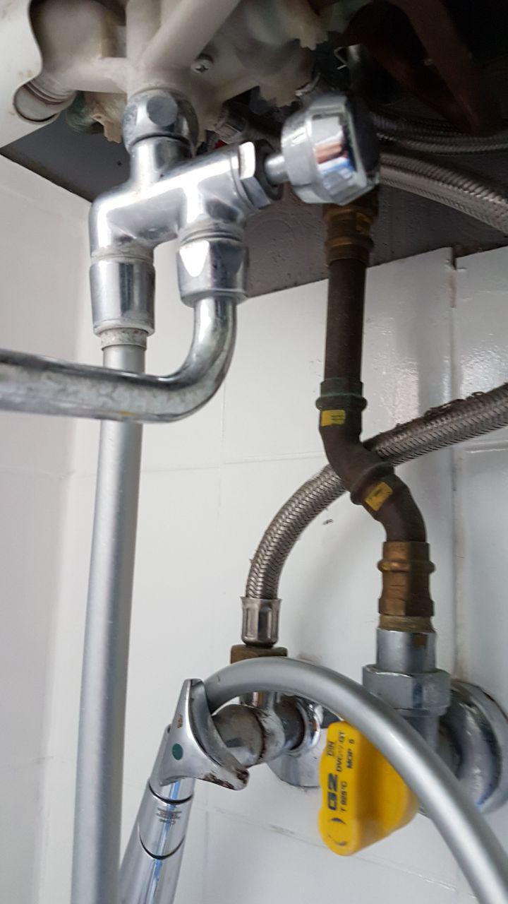 siphon-laeuft-zu-langsam-ab-armatur-fuer-alten-durchlauferhitzer-211647-3.jpg