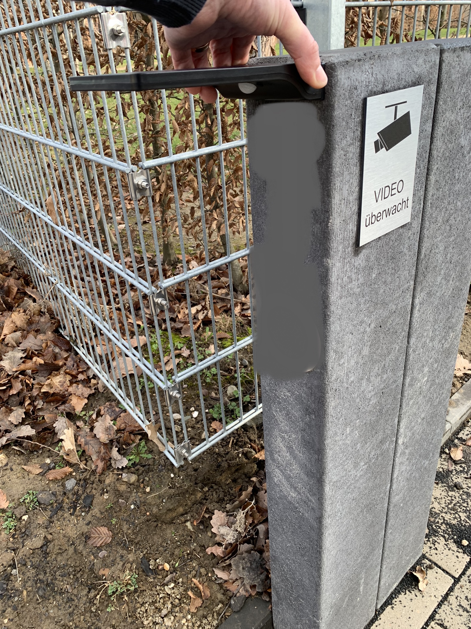 solarleuchte-an-steinpfosten-befestigen-ideen-benoetigt-481196-2.jpeg