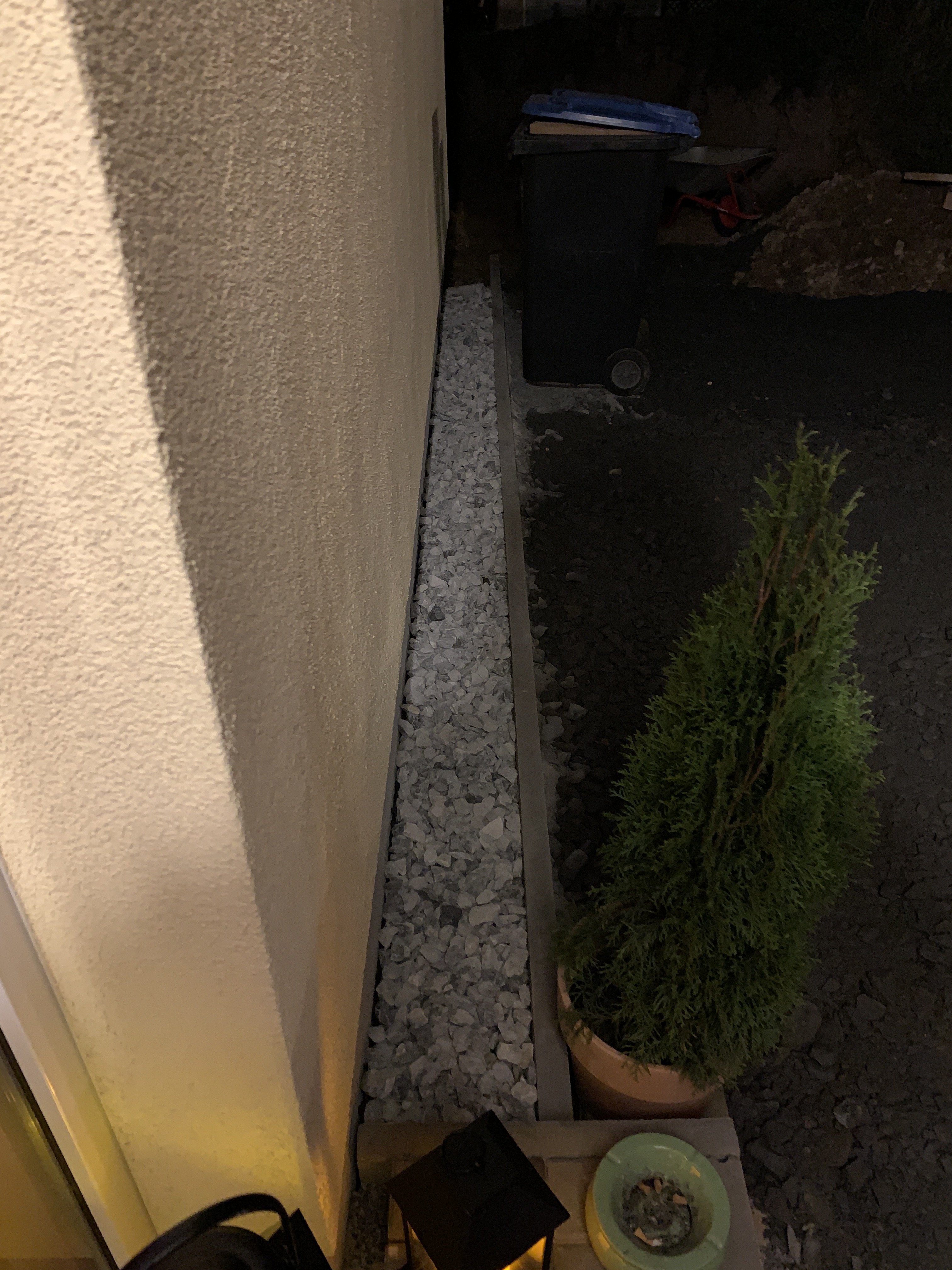 spritzschutz-ums-haus-tipps-447829-3.JPG