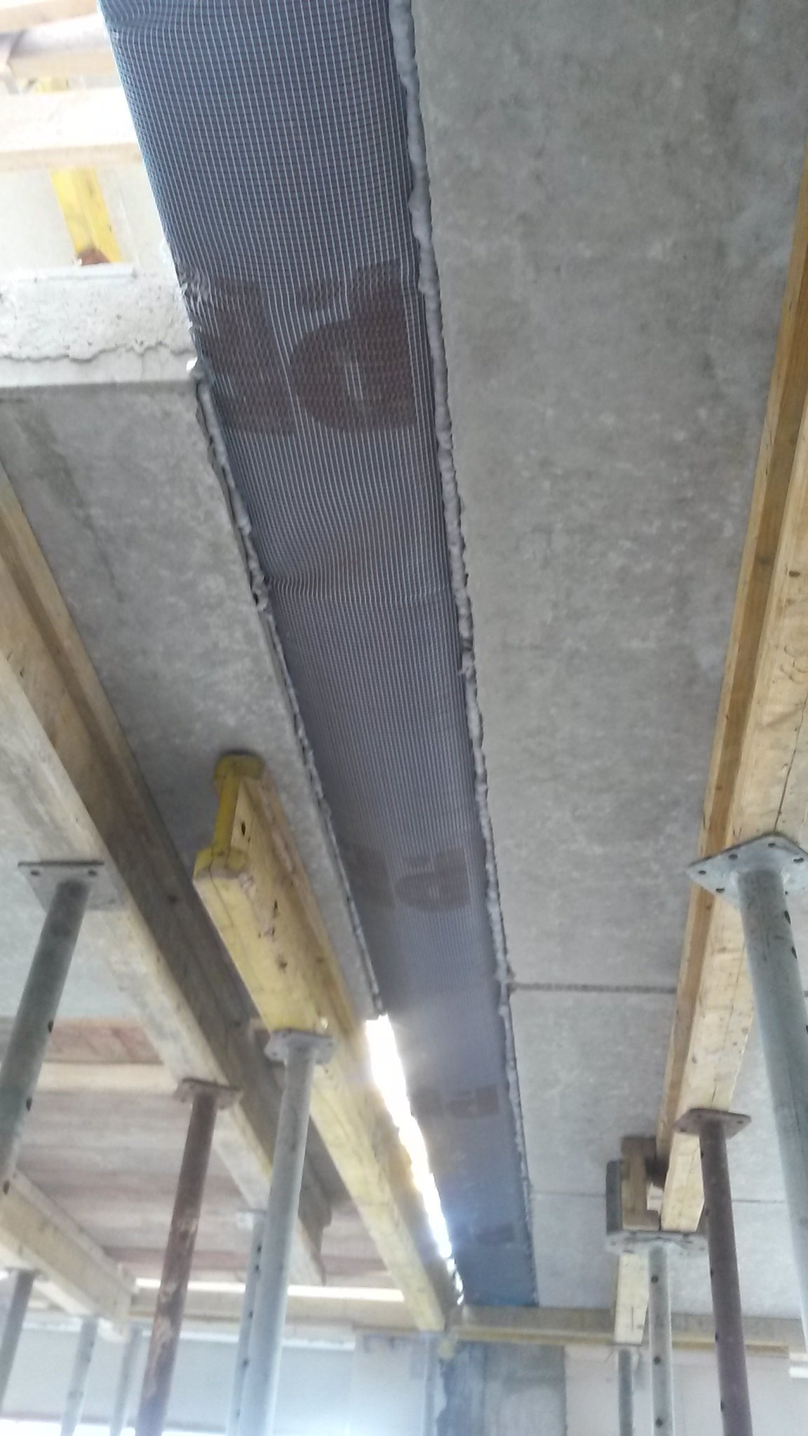 stahltraeger-in-betondecke-wie-verspachteln-251386-1.jpg