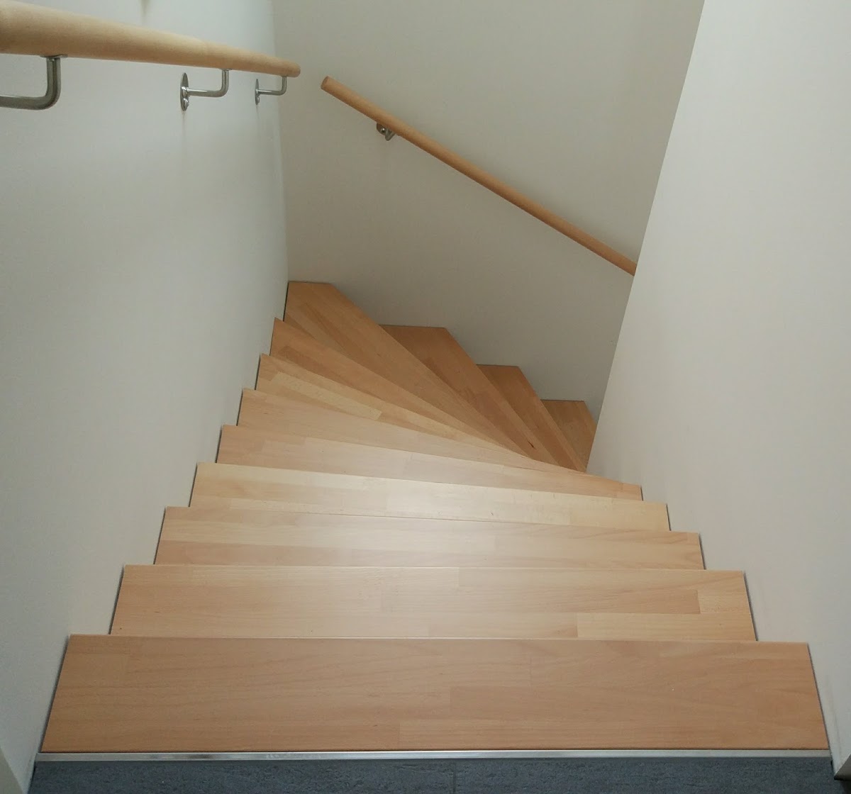 stahlwangentreppe-konstruktionsfehler-eure-einschaetzung-296736-1.jpg