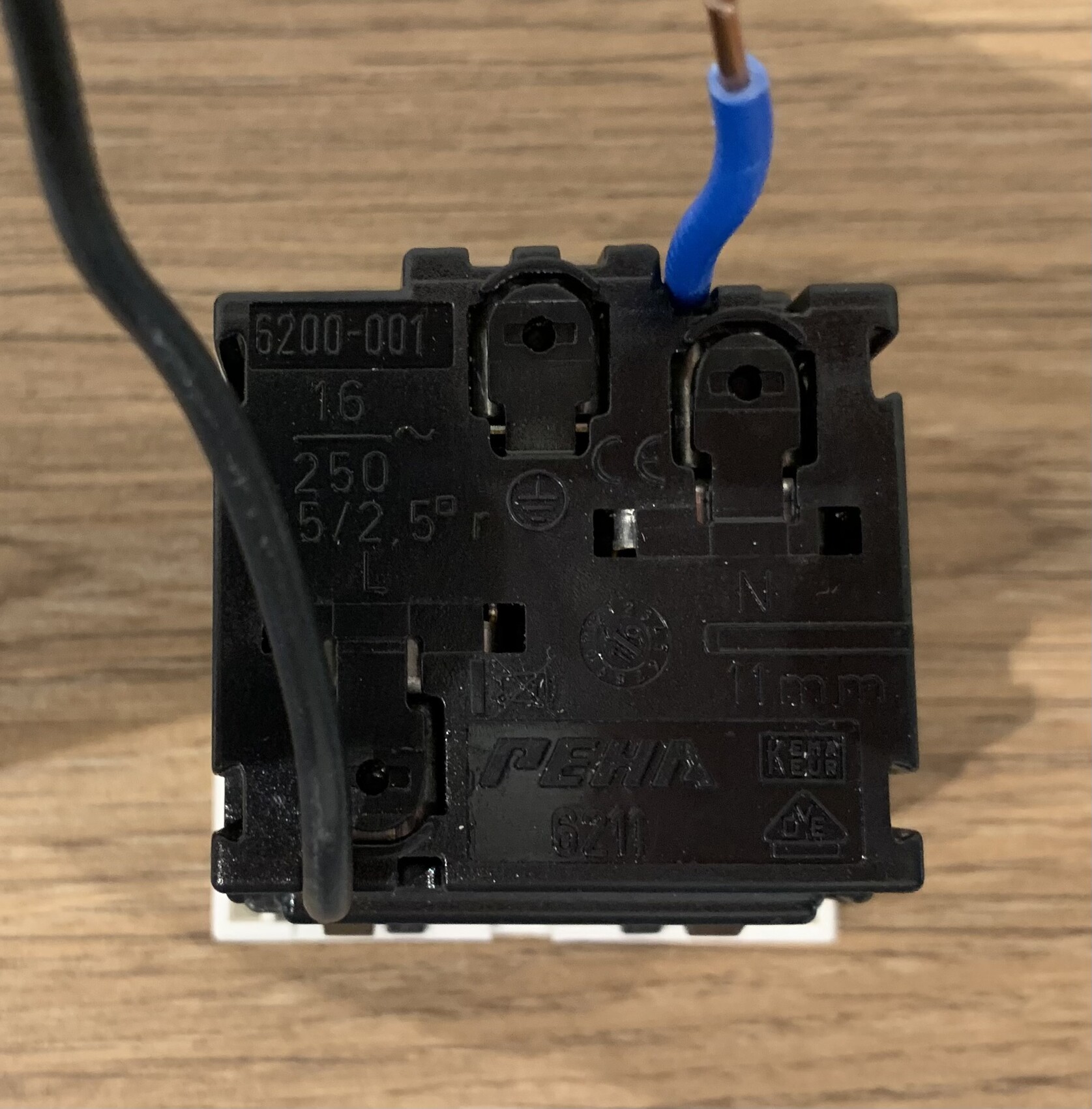 stromversorgung-im-multimediaverteiler-563880-4.jpeg