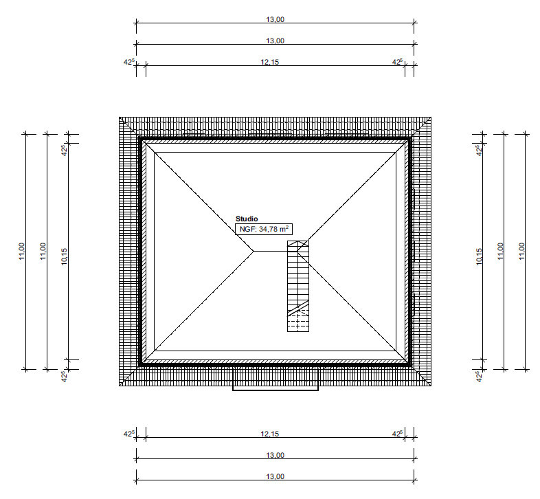 Grundriss eines Studios mit Treppe in der Mitte; NGF 34,78 m2.