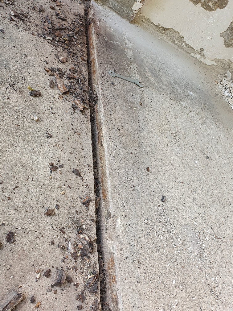 stufe-zur-garagen-bodenplatte-nur-mit-beton-fuellen-405920-3.jpg