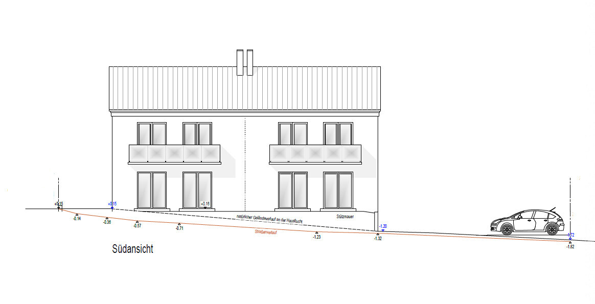 Südansicht eines zweigeschossigen Hauses mit Dach, Balkonen und Auto rechts.