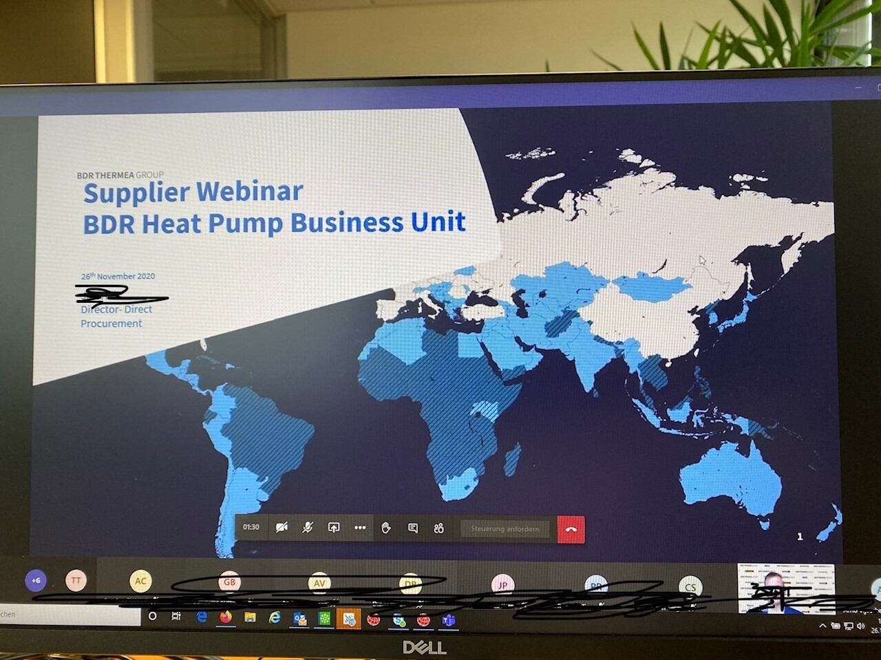 Folie mit blauer Weltkarte und Titel: Supplier Webinar BDR Heat Pump Business Unit