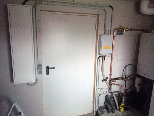technikraum-wie-wand-verputzen-streichen-215098-1.jpg