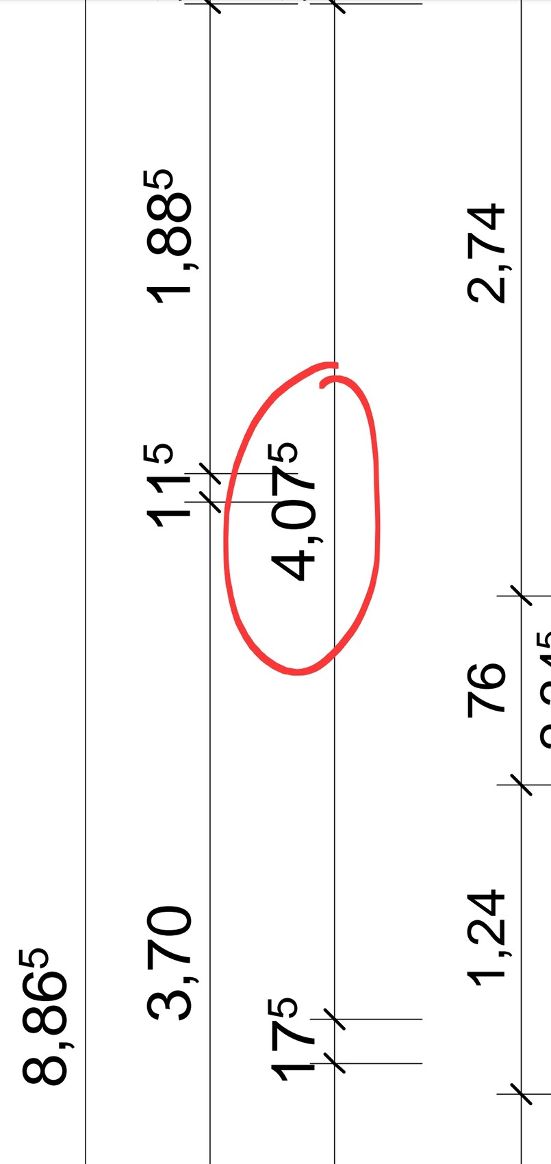 Technische Zeichnung mit Maßlinien; roter Kreis markiert 4,075 mm Abstand zwischen zwei Linien.