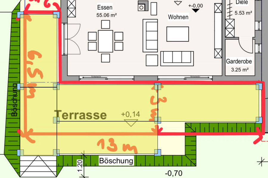 Grundrissplan zeigt Terrasse neben Wohn- und Essbereich mit Gartenbereich