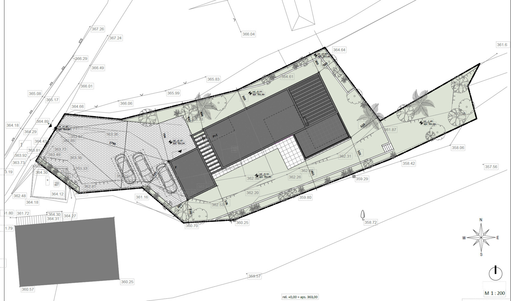 Grundstücksplan mit Haus, Terrasse, Garten und Zufahrten