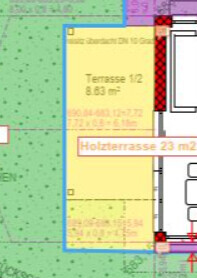Außenbereich mit Terrasse und Holzterrasse neben dem Garten am Haus.