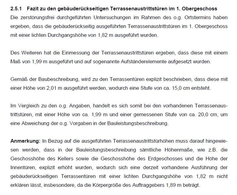 Textseite eines Bauberichts über Terrassentüren im ersten Obergeschoss