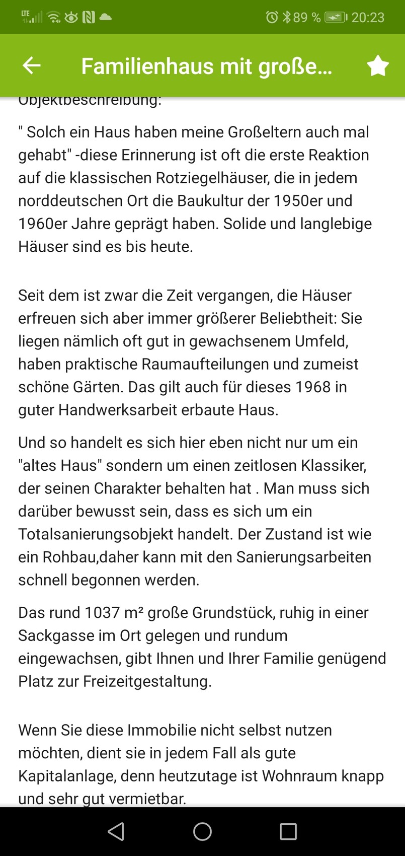 Screenshot einer App-Seitenansicht mit grünem Header 'Familienhaus' und Textabschnitten.