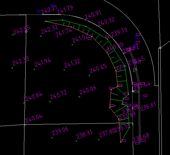 CAD-Zeichnung eines gebogenen Treppen- oder Rampenabschnitts mit grüner Bogenlinie