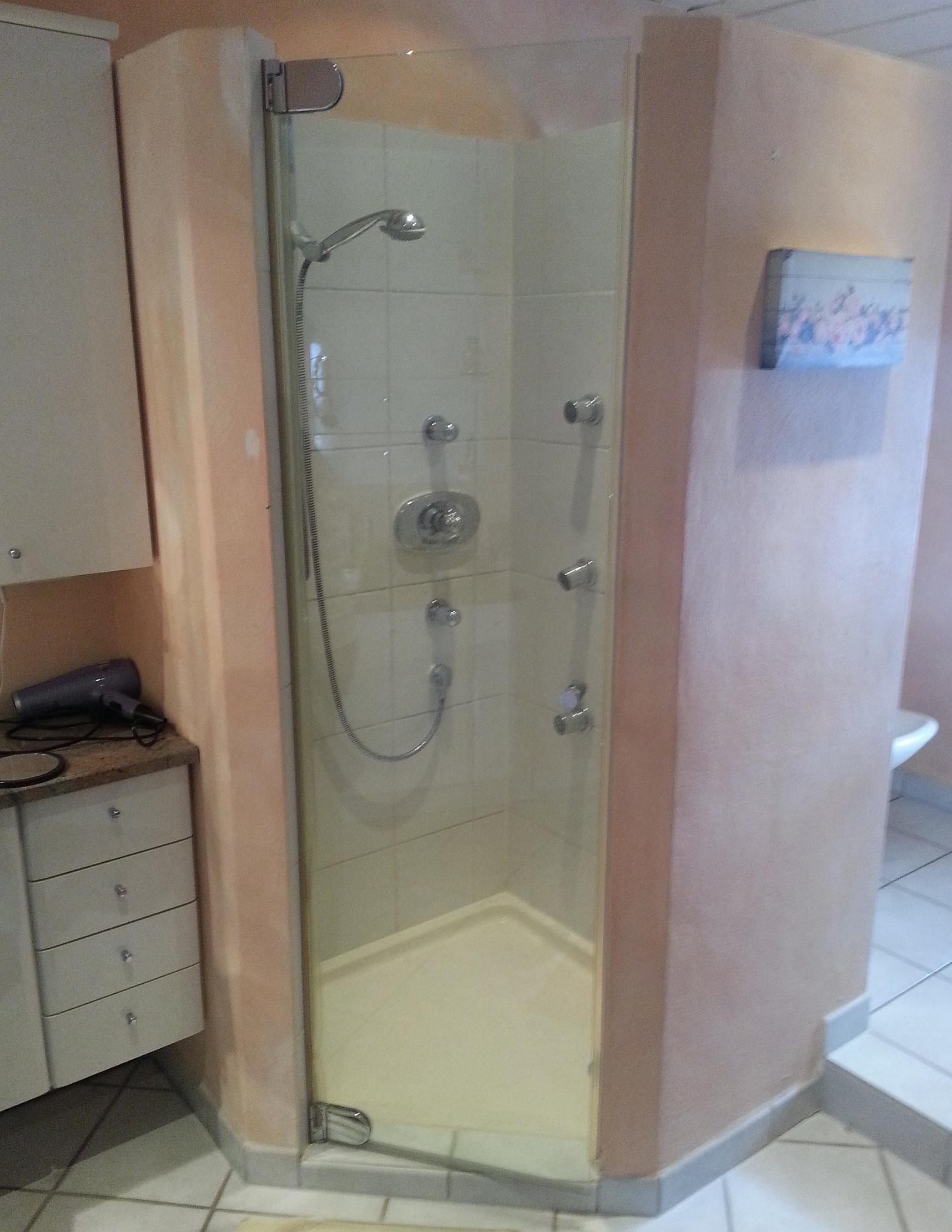 tuerdichtung-fuer-nischendusche-gesucht-214837-1.jpg