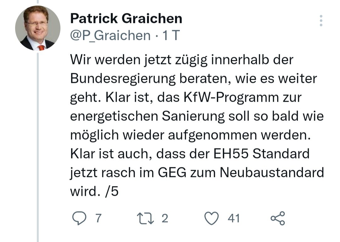 Twitter-Beitrag von Patrick Graichen über Bundesregierung, KfW-Sanierung und EH55 im GEG.