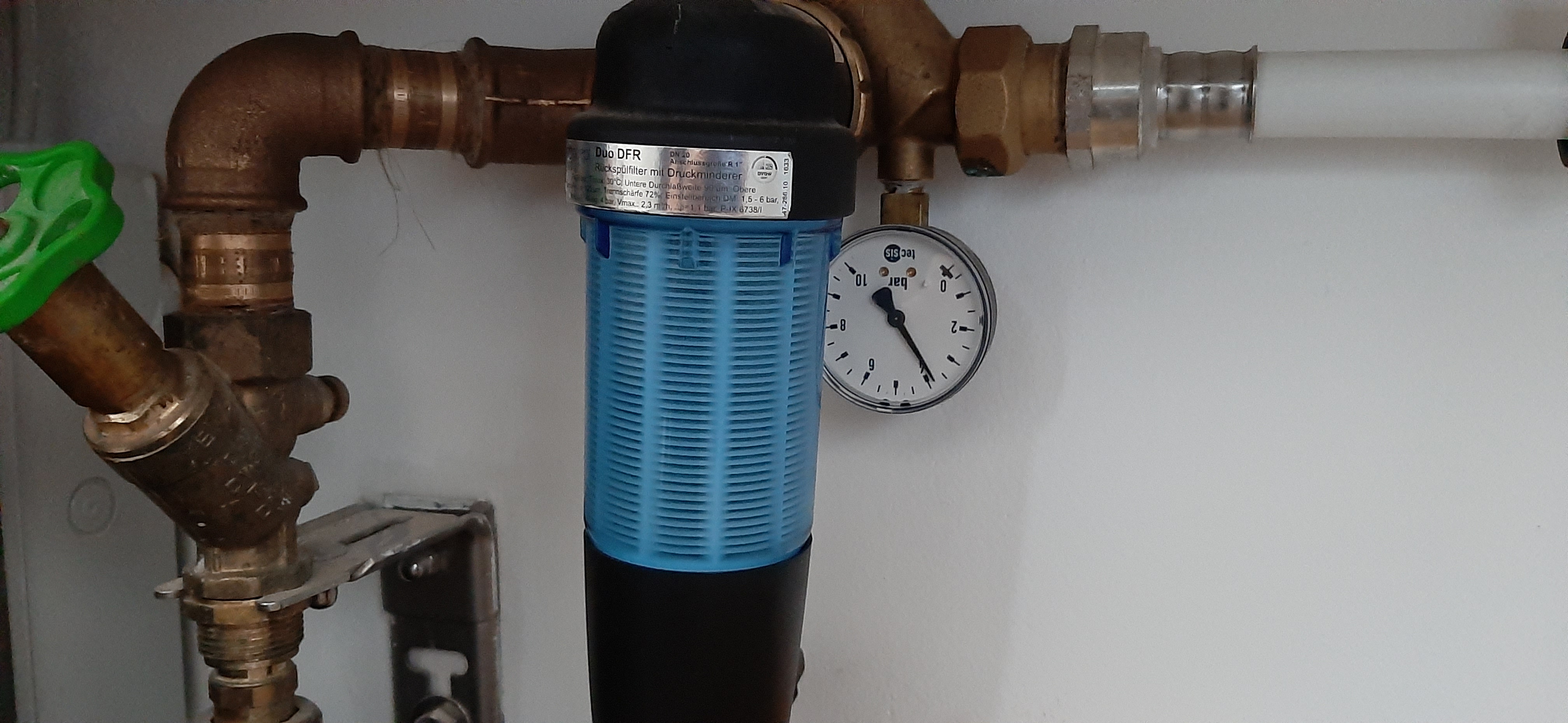 ueberdruck-auf-warmwasserleitung-483260-1.jpg