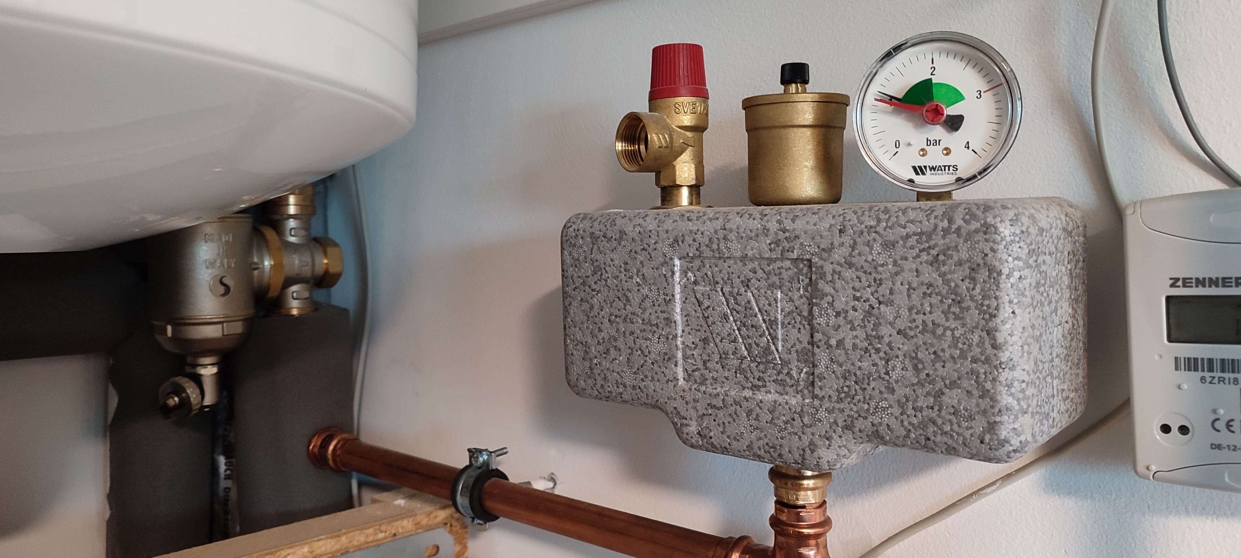 ueberdruck-auf-warmwasserleitung-556060-1.jpg