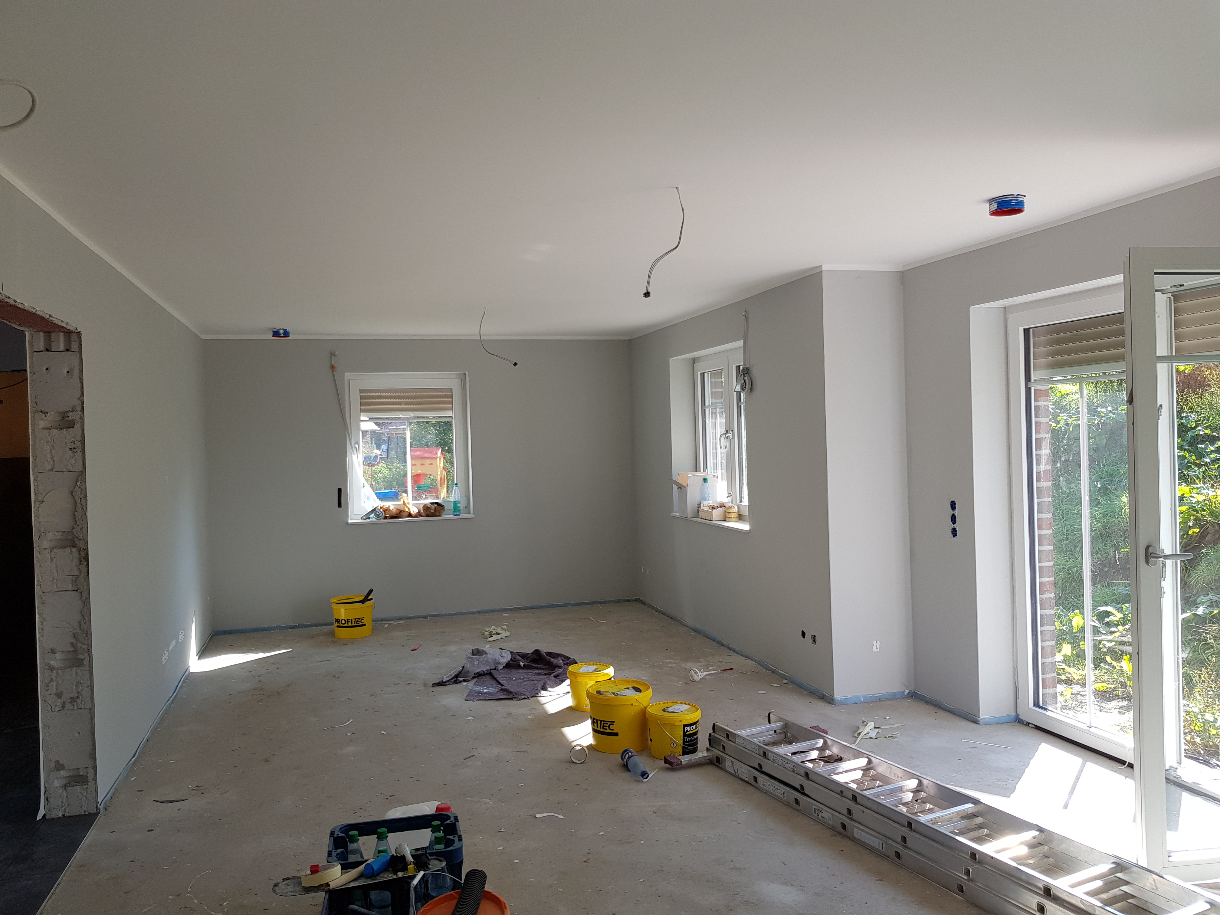 uebergang-decke-zur-innenwand-im-massivhaus-433746-1.jpg