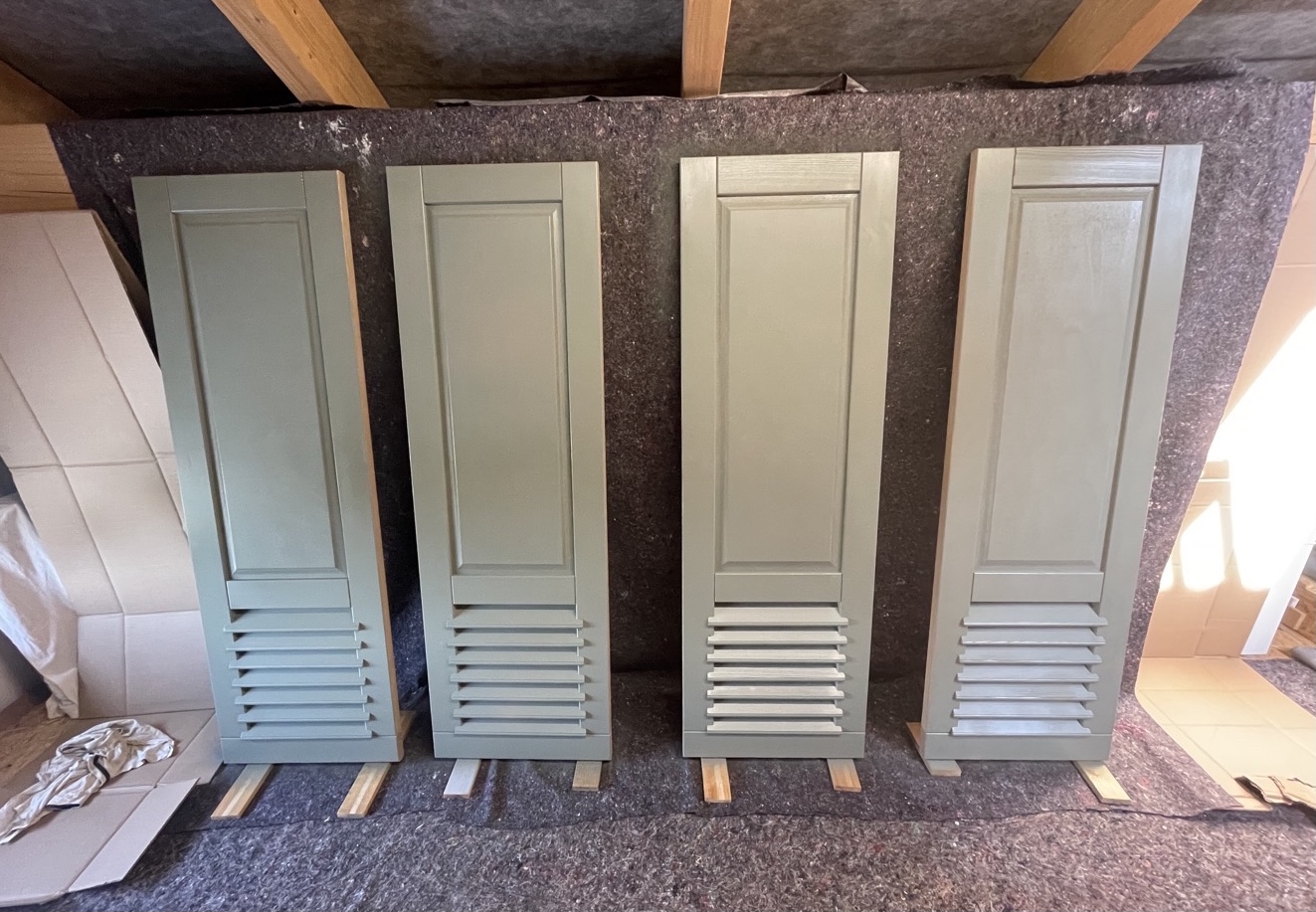 unser-haus-hat-jetzt-fensterlaeden-510310-2.jpeg