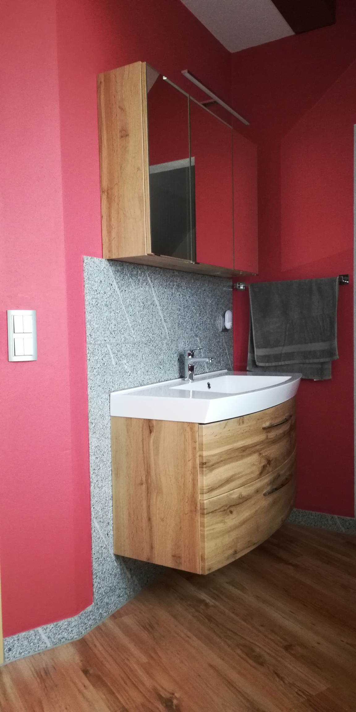 unterbauschrank-waschbecken-493352-3.jpg