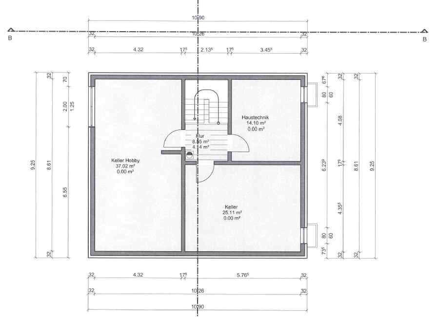 Grundriss Kellergeschoss: zwei Kellerräume, Haustechnik, Flur und Treppe.