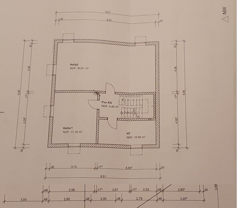 Grundriss Kellergeschoss: Keller 2, Keller 1, Flur KG, Treppenhaus, HT.