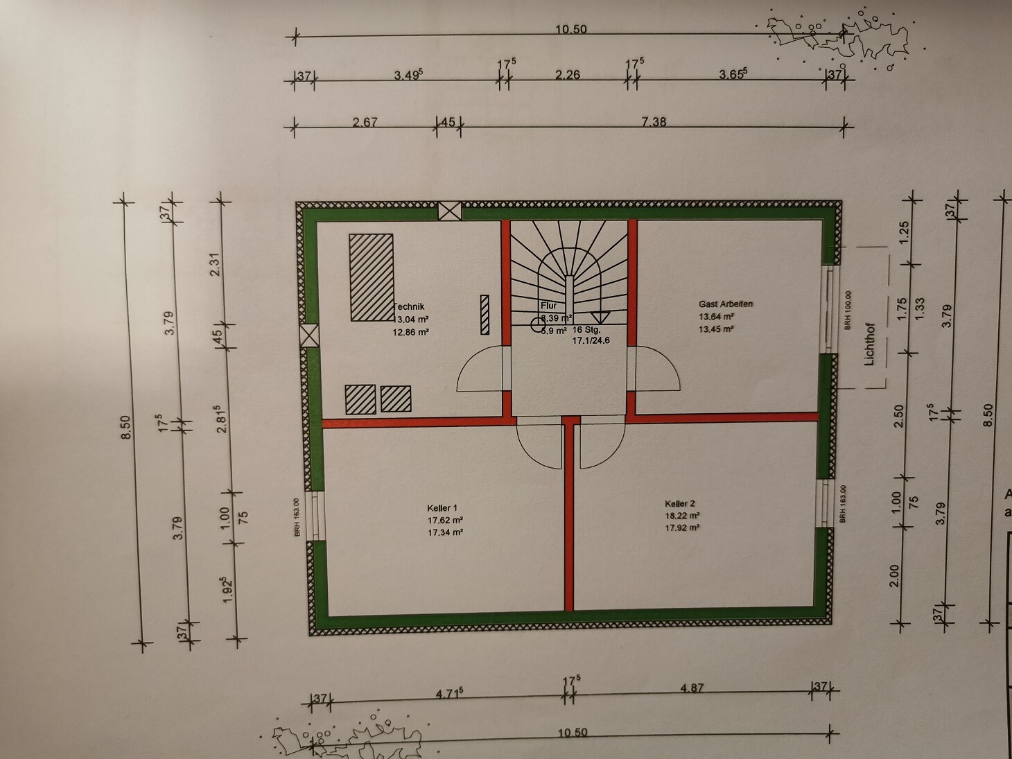 Grundriss Kellergeschoss: Flur, Treppe, Technikraum, Gastarbeiten, Keller 1 und Keller 2.