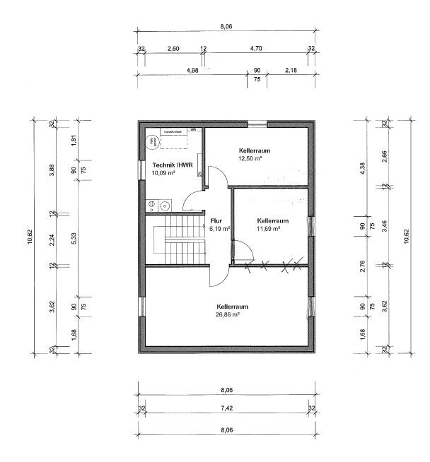 Grundriss Kellergeschoss: drei Kellerräume, Technik/HWR, Flur und Treppenhaus