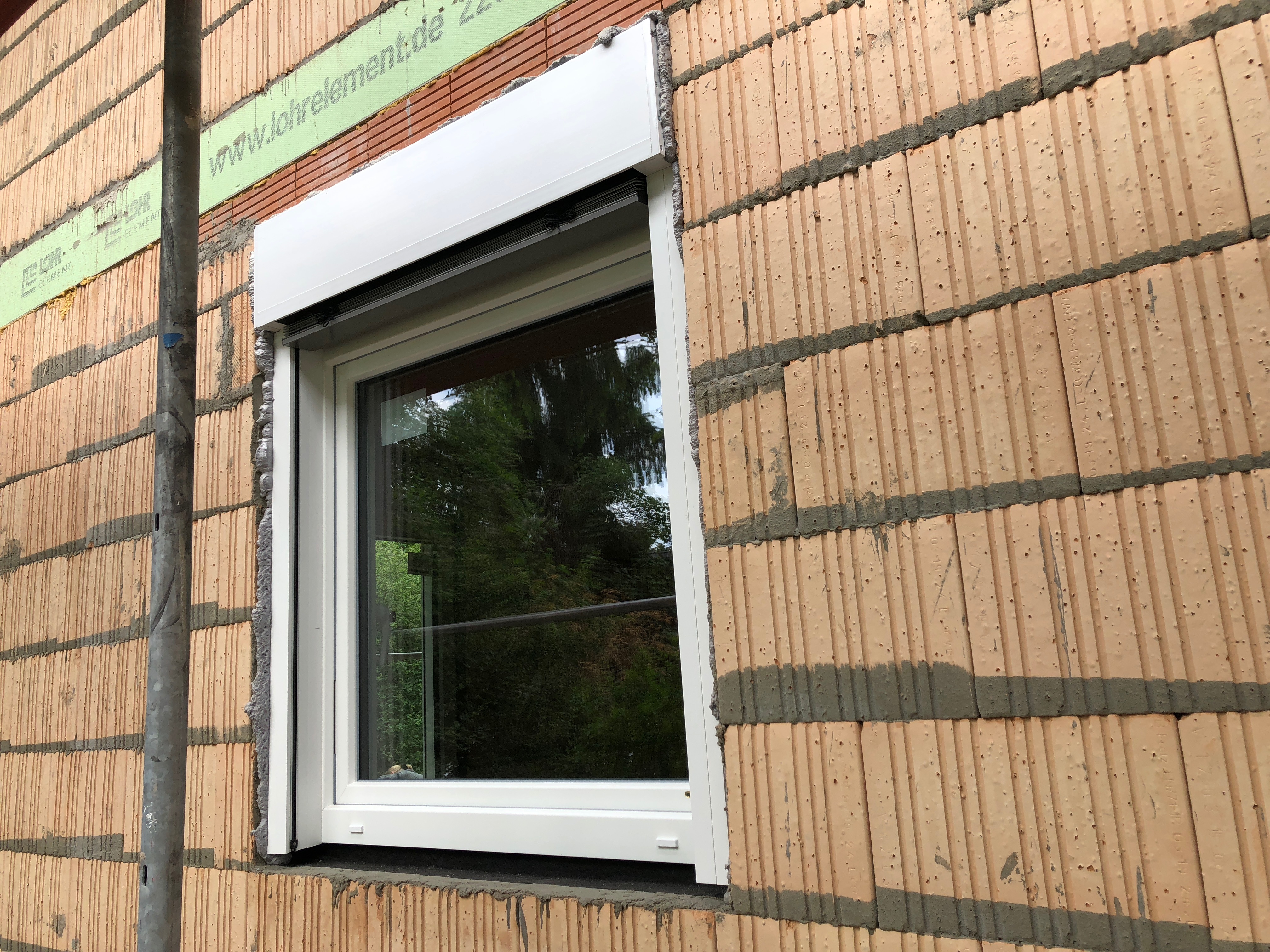 unterschiedliche-einbautiefe-von-blendrahmen-325714-1.JPG