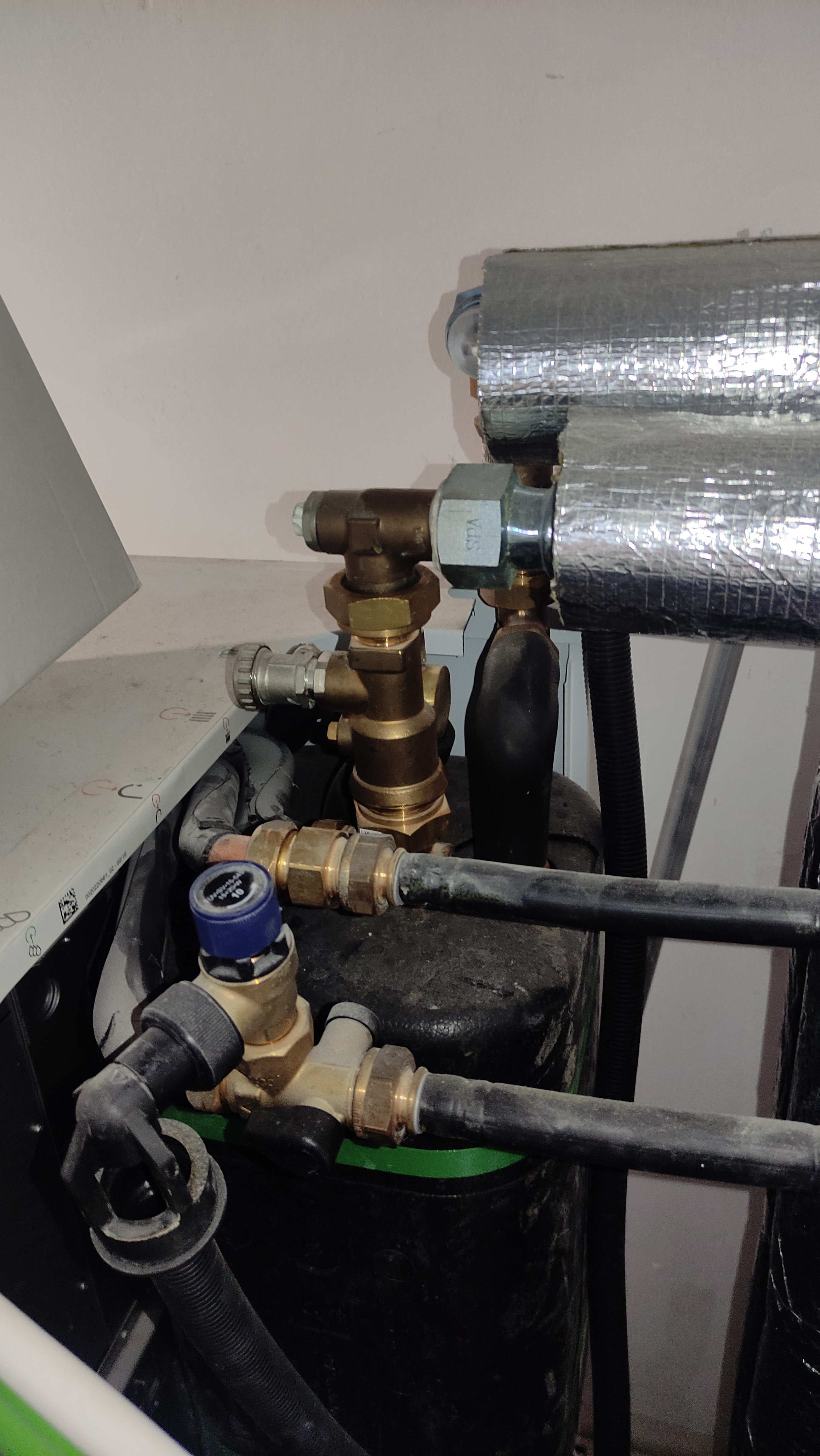 vaillant-arotherm-plus-vwl-35-55-75-615278-2.jpg