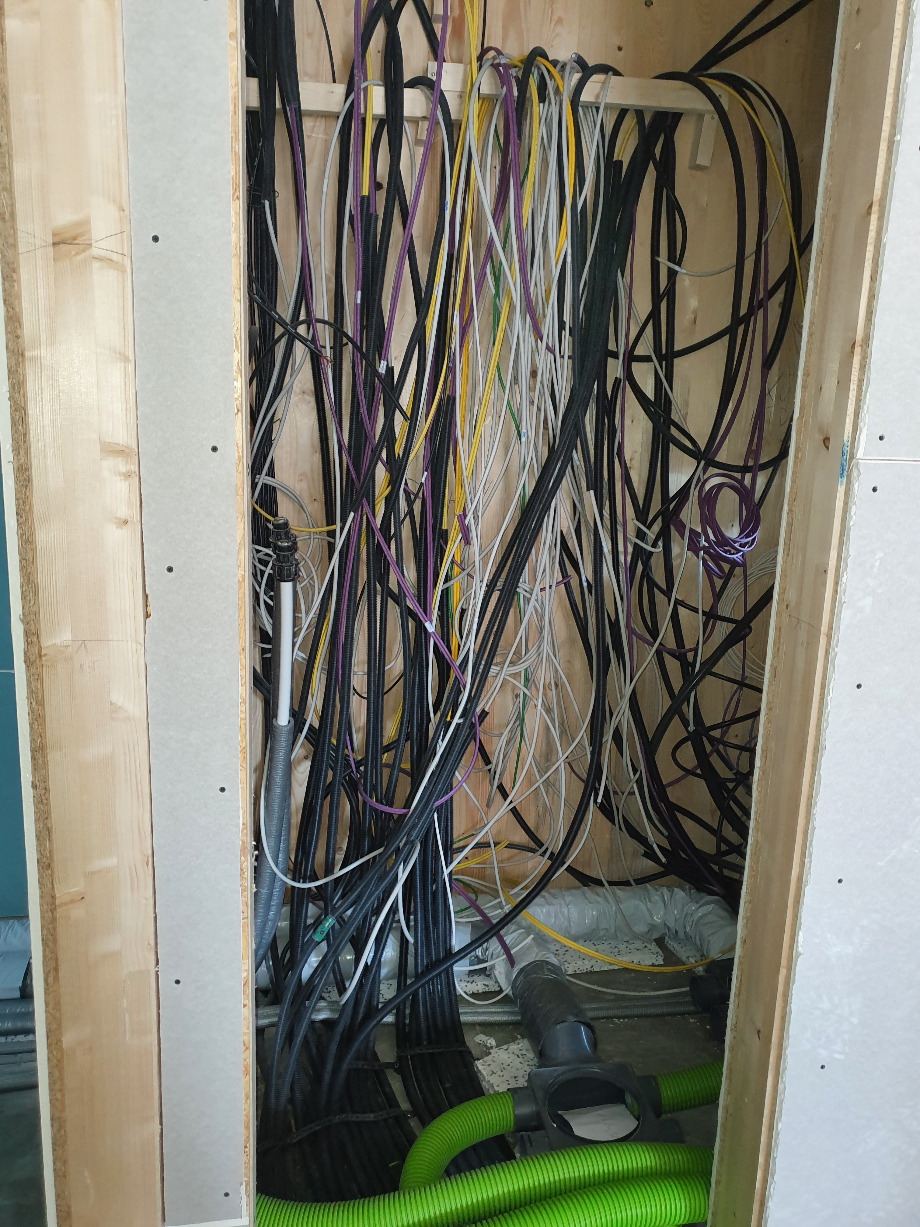 verdrahtung-steckdosen-schalter-610977-5.jpg