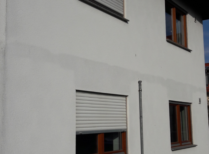 verfaerbung-an-aussenwand-schaedlich-231439-1.png